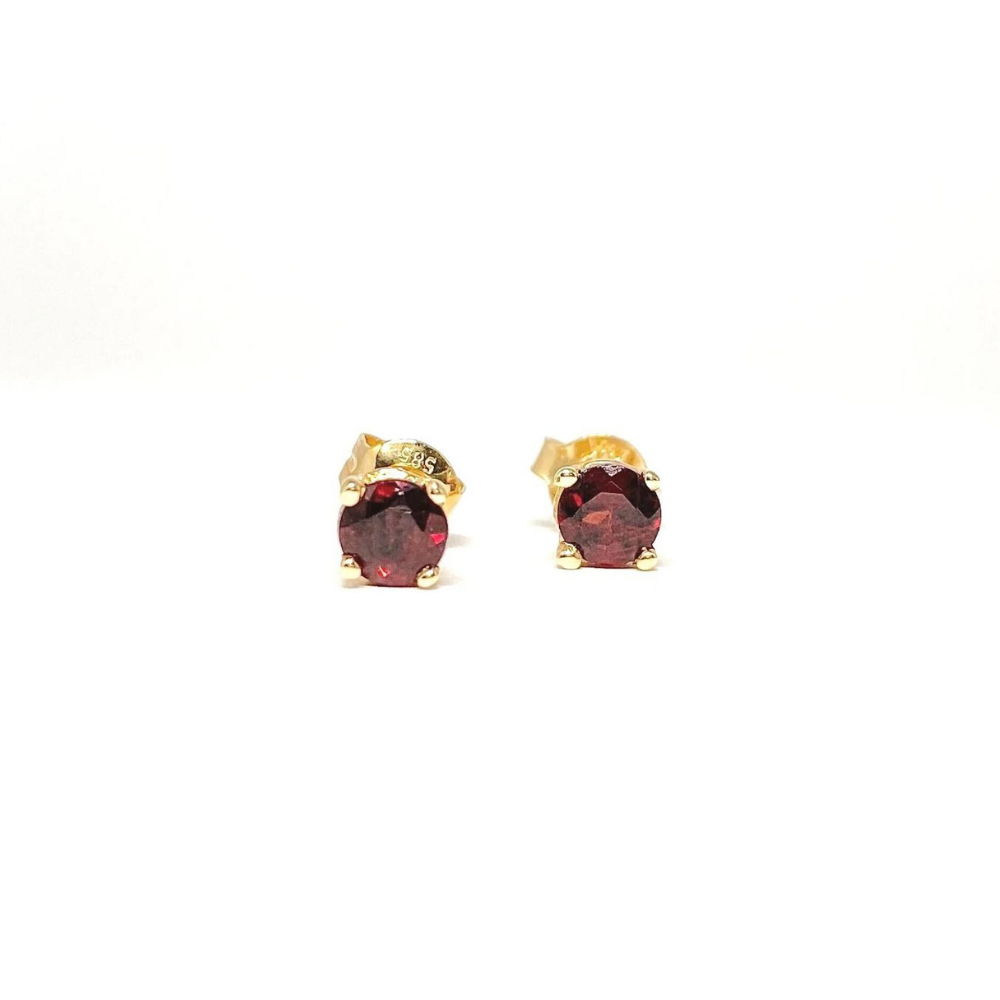 14 Karat Yellow Gold Garnet Stud Earrings